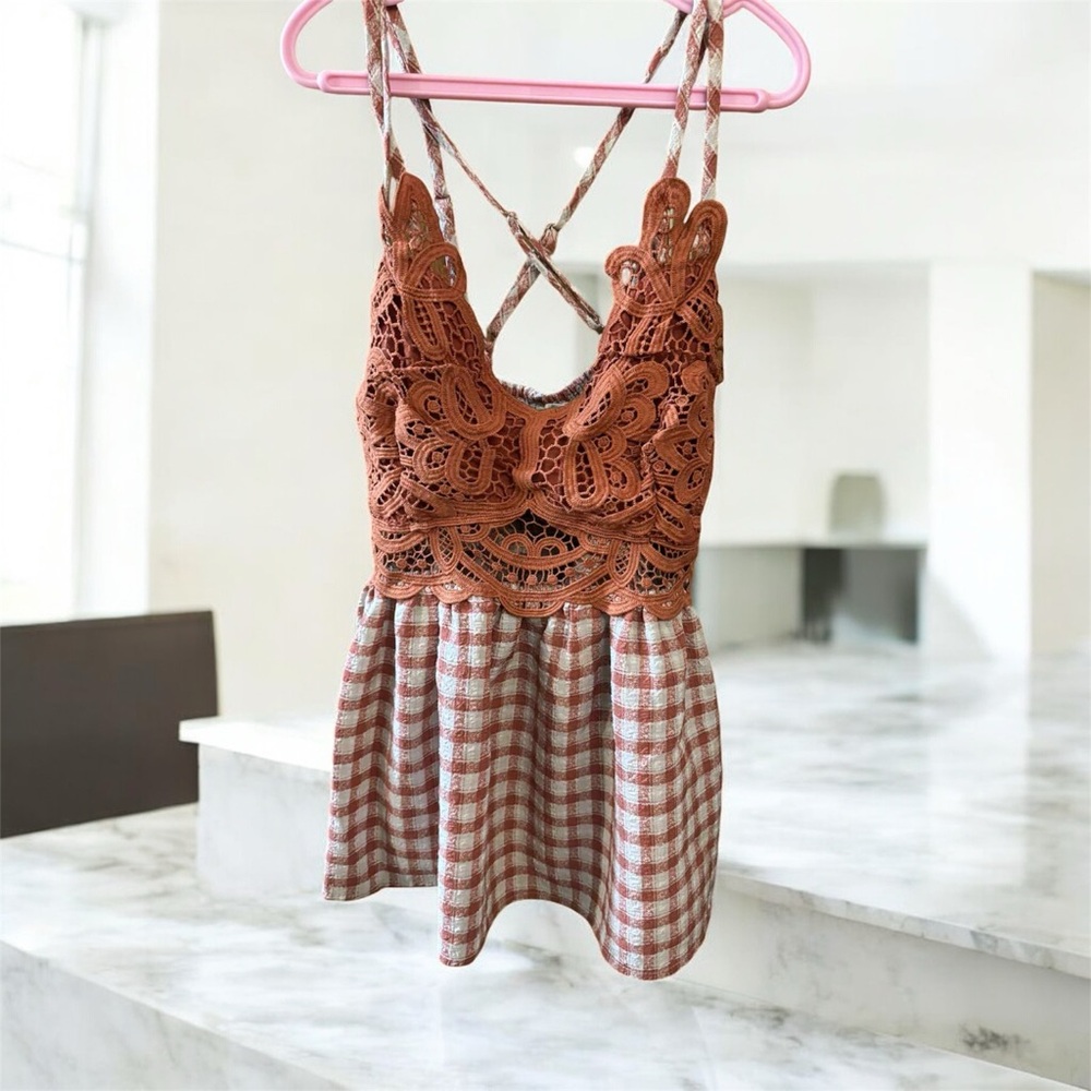 Main Strip Lace Gingham Top